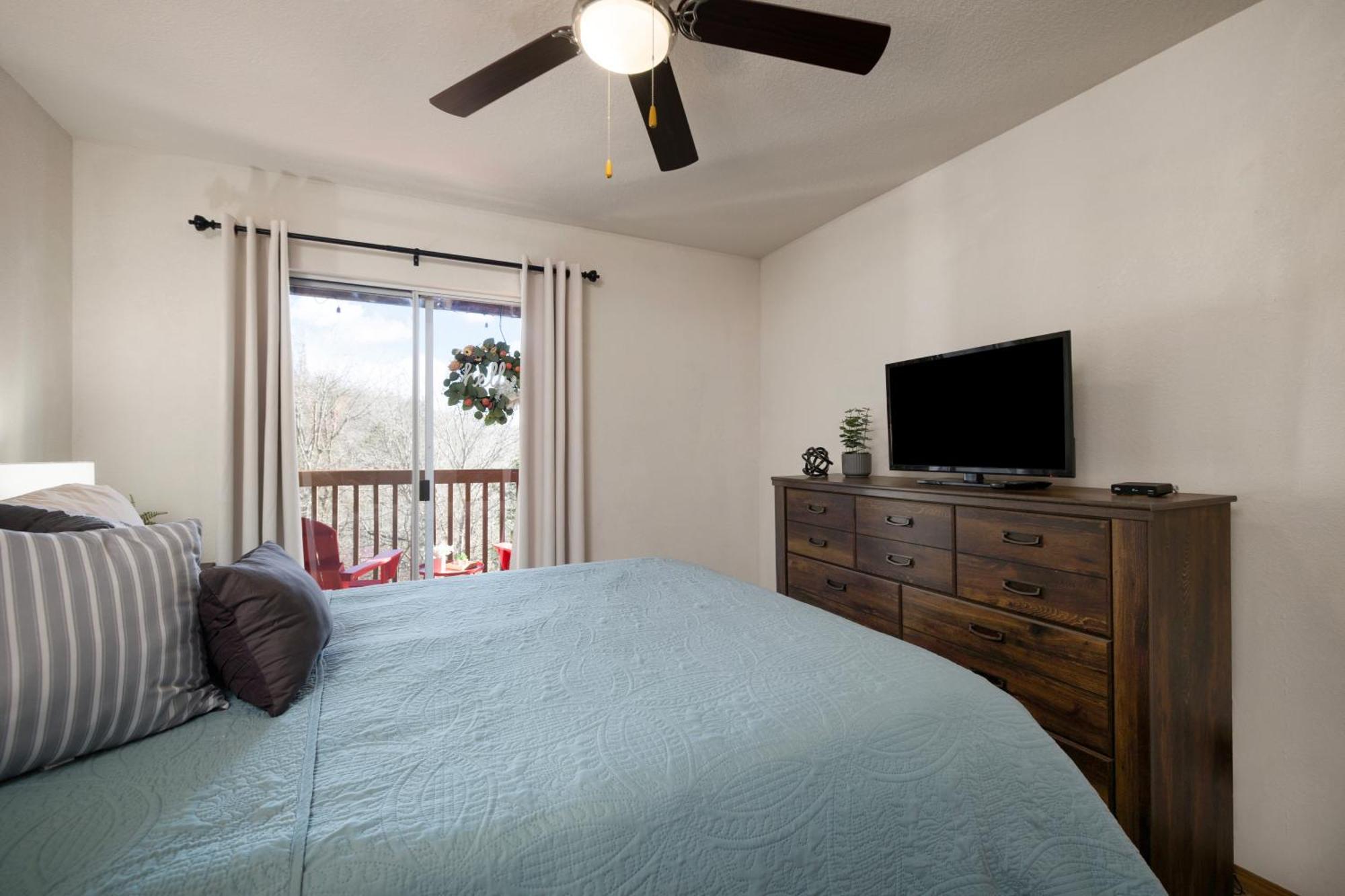 Walk-In, No Stairs Condo, Pets Welcome, 4 Mins To Silver Dollar City, 14 Mins To Ball Park Of America, Amazing Ozark Mountian Views Branson Extérieur photo