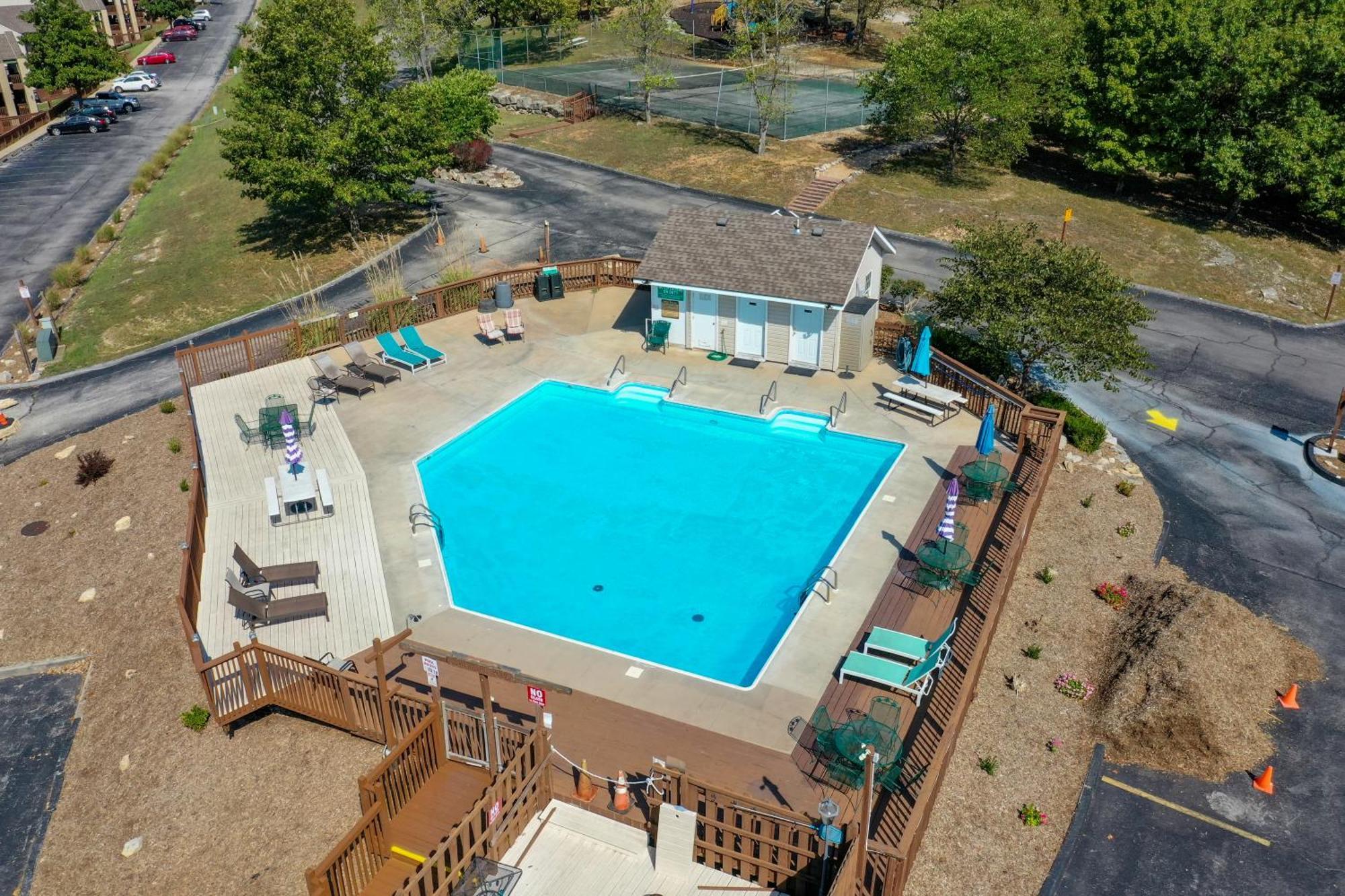Walk-In, No Stairs Condo, Pets Welcome, 4 Mins To Silver Dollar City, 14 Mins To Ball Park Of America, Amazing Ozark Mountian Views Branson Extérieur photo